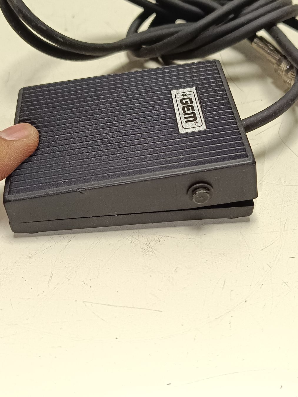 Strumenti musicali: GEM Expression Pedal für Keyboard -(em76) – Usato da Künten venduto da Schnaepplihuus 2
