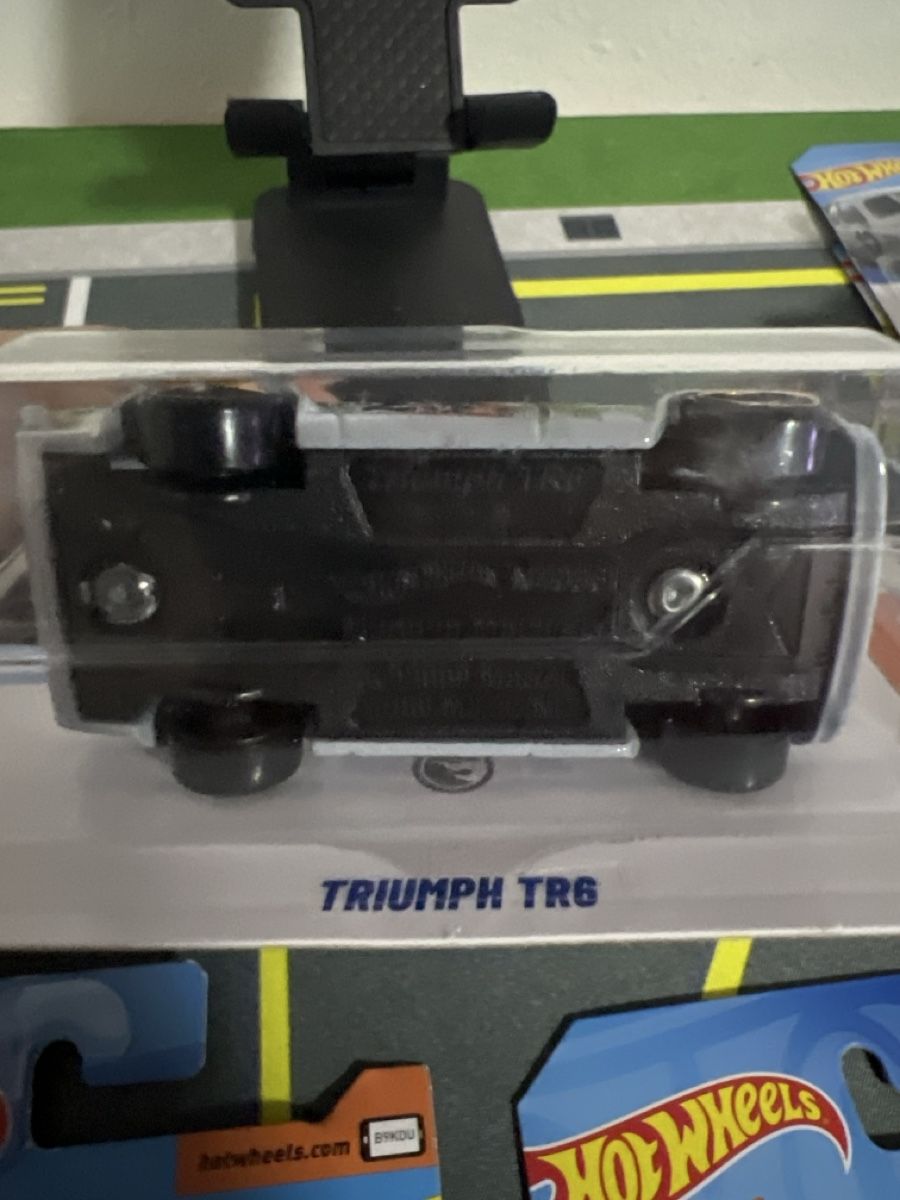 Hot Wheels Modellini d'auto: Hot Wheels Triumph TR6 TreasureHunt – Nuovo (secondo la descrizione) da Thayngen venduto da sop_2xnz 1