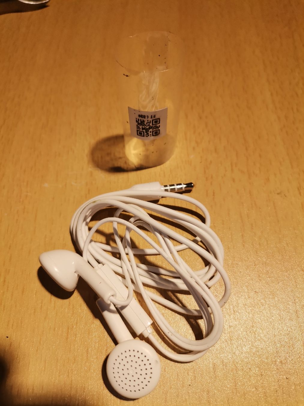 Cuffie: Originalverpackte Kopfhörer, Weiss – Usato da St. Gallen venduto da Bir_Rer 3