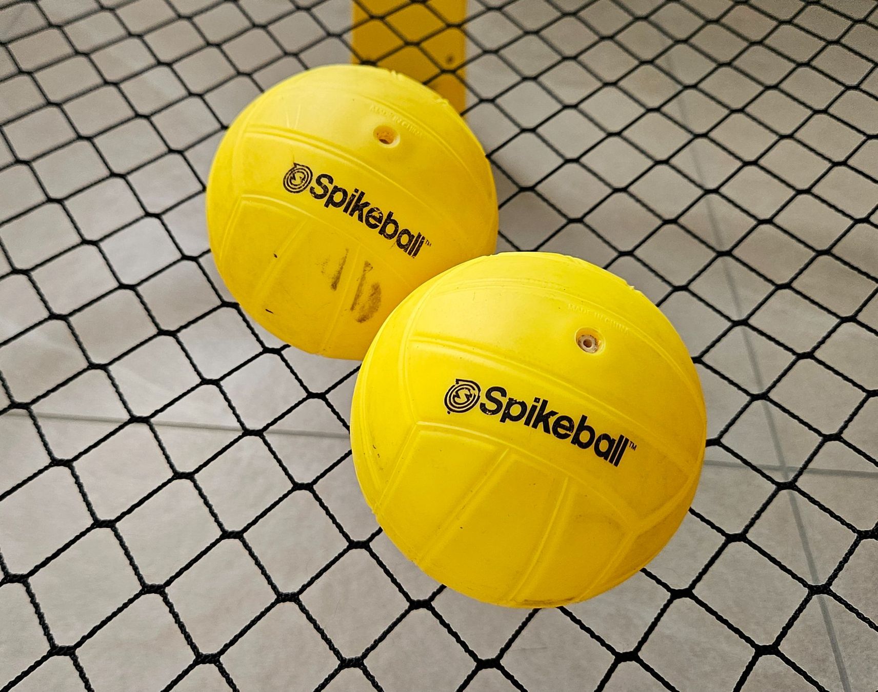 Giochi: Spikeball Set mit Tasche und 2 Bällen Fr. 35.- – Usato da Kleindöttingen venduto da Ballu33 2