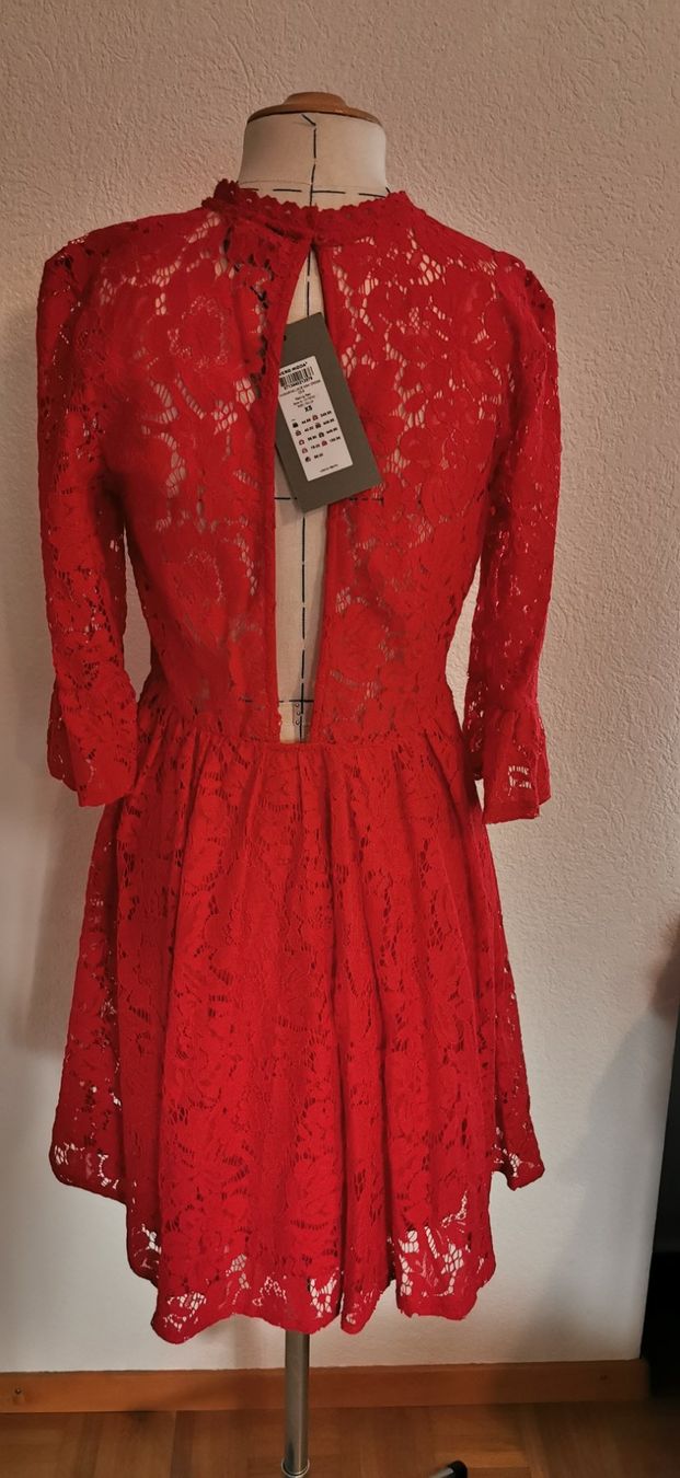 Vero Moda Kleider: rotes Spitzenkleid XS, Vero Moda, neu – Neu und originalverpackt aus Zwillikon von Leewii 3