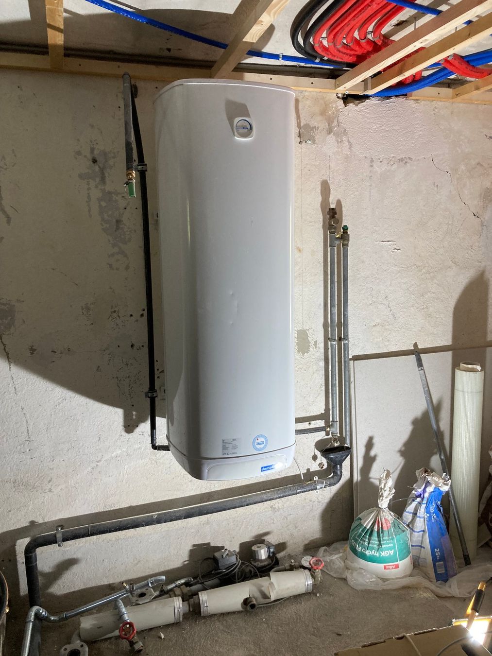 Installations sanitaires: Boiler 200 Liter – D'occasion à Seewen SZ par Allerhandwaren
