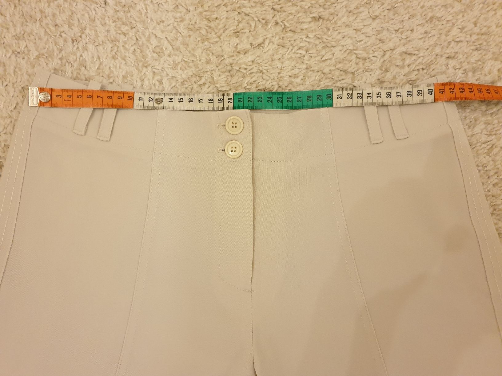 Pantaloni: Pantalon court/capri, L, gris clair, excellent état – Usato da Neuchâtel venduto da Verenas12 5