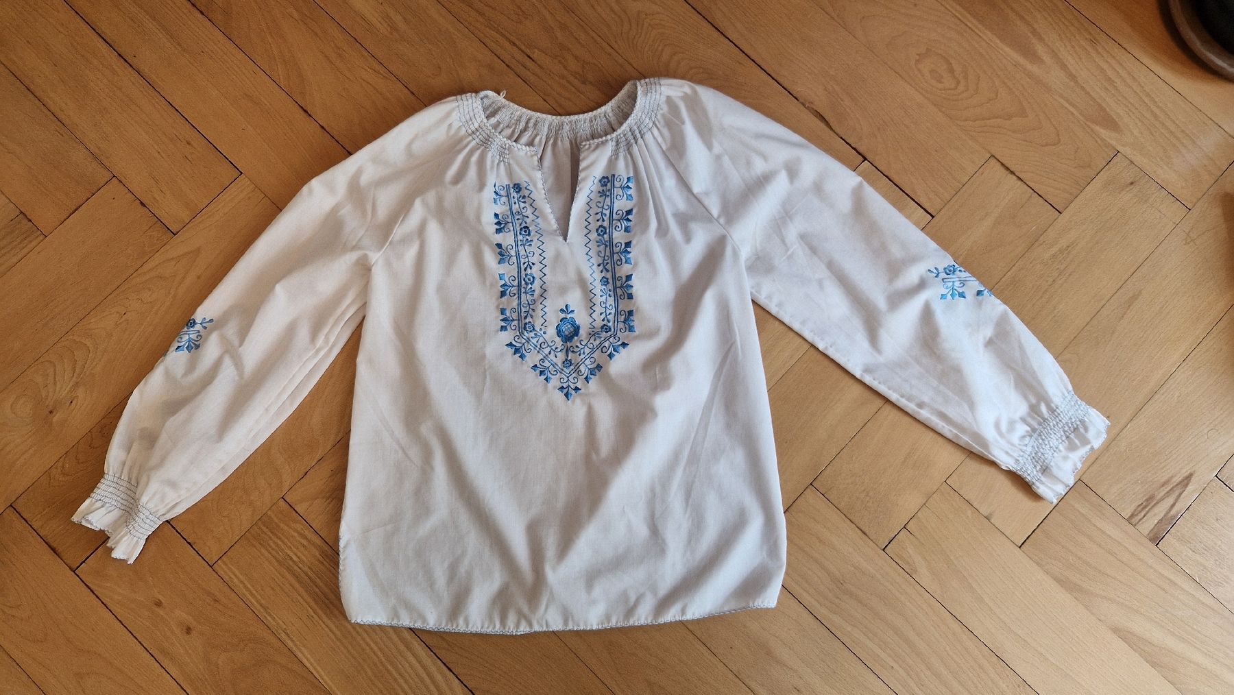 Camicette: Vintage Bluse – Usato da Zürich venduto da mona807 2