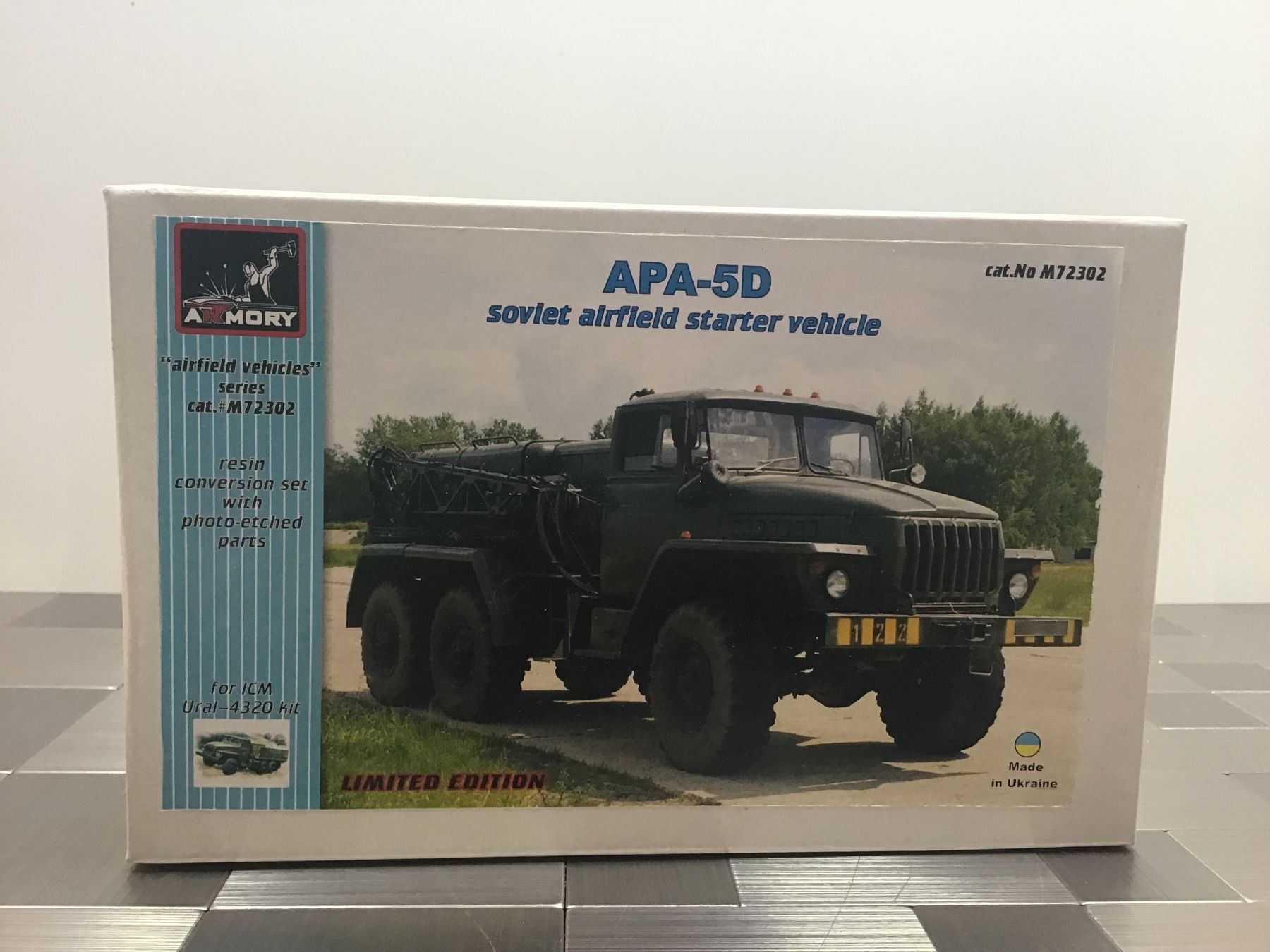 Autocarri: ARMORY APA-5D No M72302 – Usato da Männedorf venduto da Modell-Spezialisten