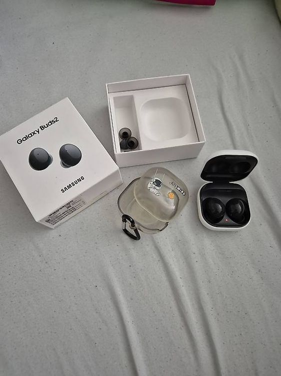 Samsung Galaxy Buds 2 1