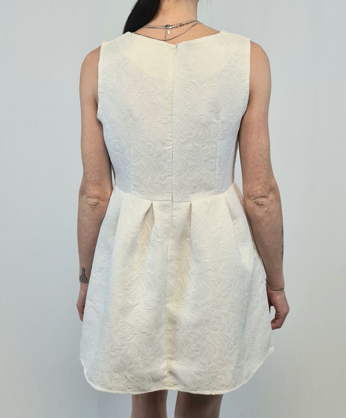 Vestiti: Robe blanche patineuse texturée - Taille 34-36 – Usato da Couvet venduto da Nawra_26 2