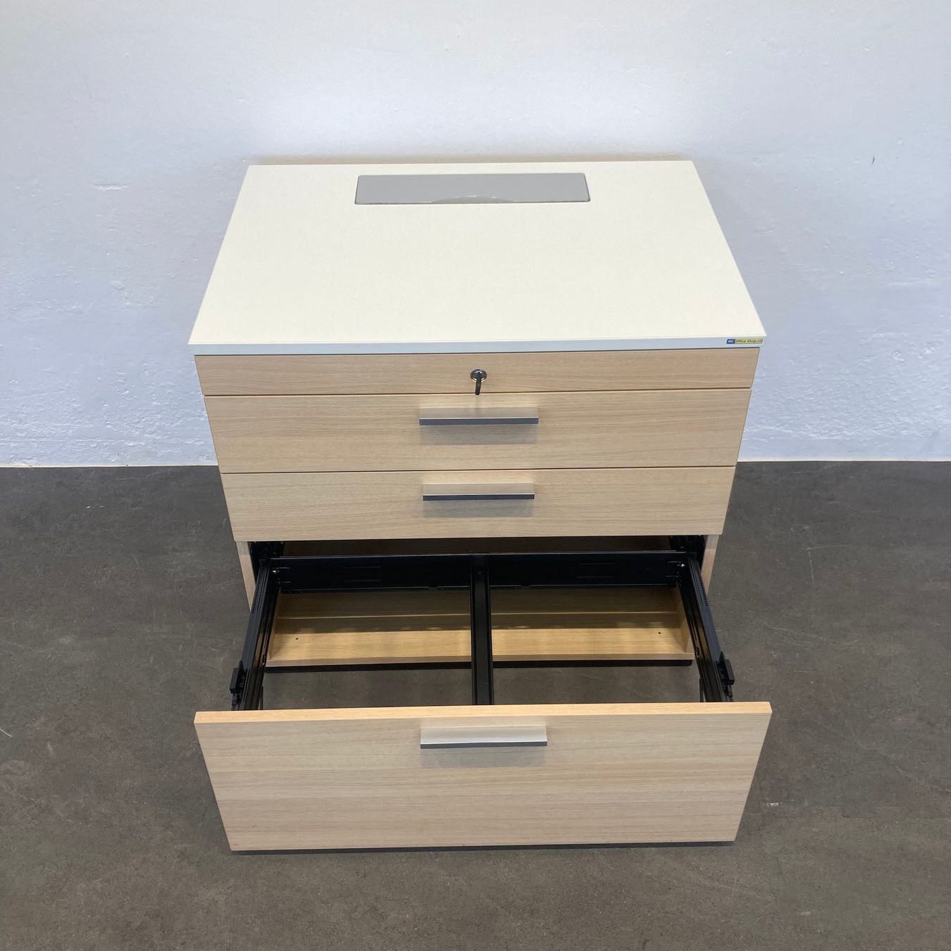 Cassettiere: Echo Classic Sideboard mit Schlüssel – Usato da Schönenwerd venduto da mcofficeshop 1