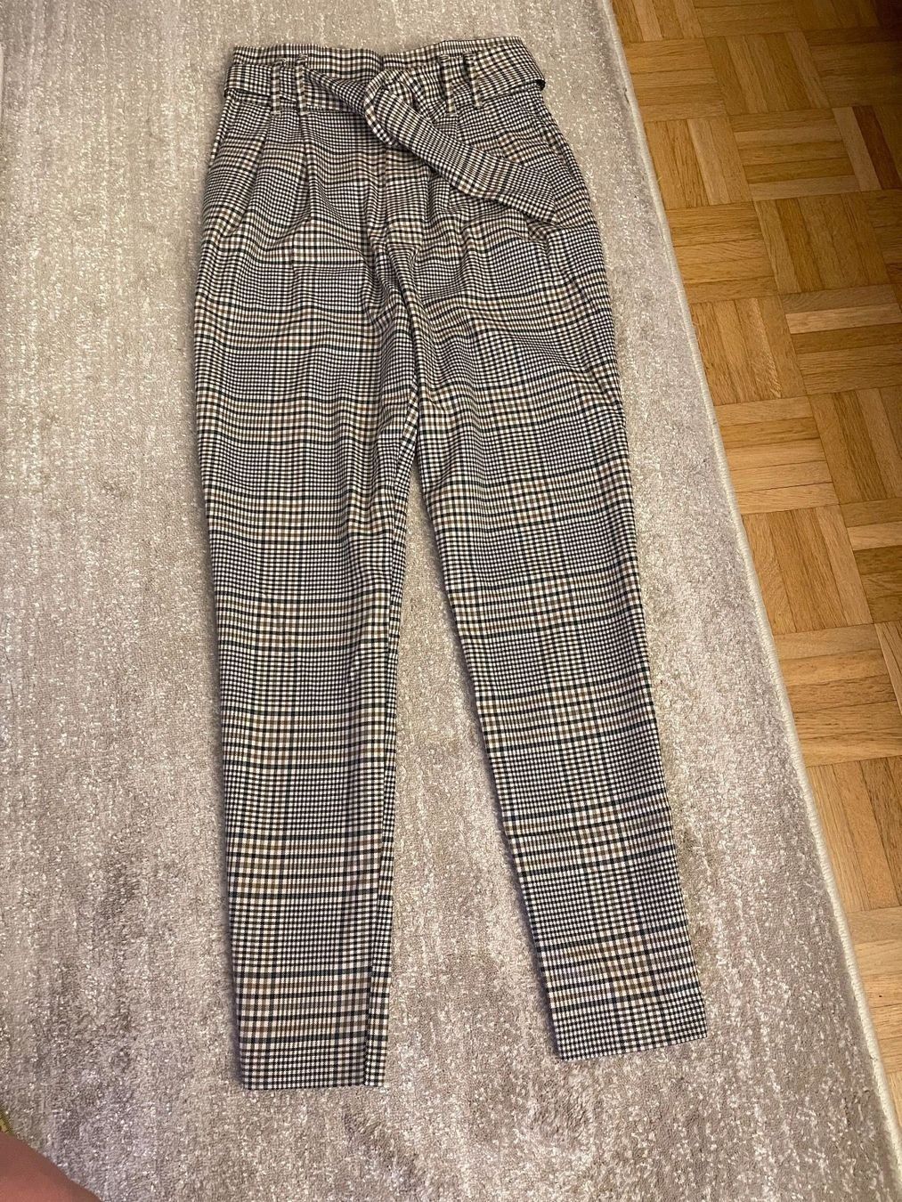 Zara Pantaloni: Zara Hose Gr XS – Usato da Simplon Dorf venduto da fraueulalia