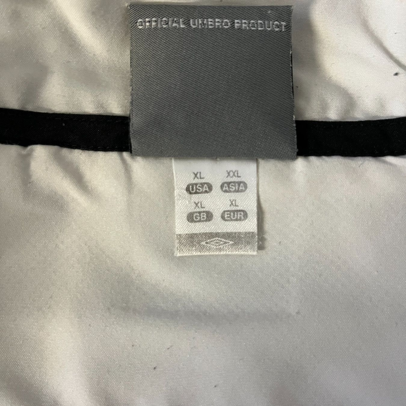 Umbro Giacche: Vintage Umbro Trackjacket (XL) – Usato da Chamoson venduto da Sapoloshop 2