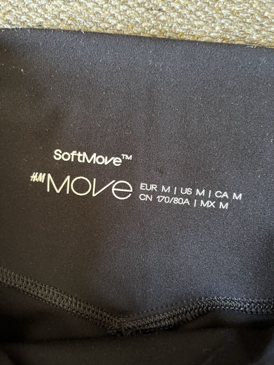 H&M Hosen: H&M softmove shorts – Gebraucht aus Lausanne von NoraPlethora 4