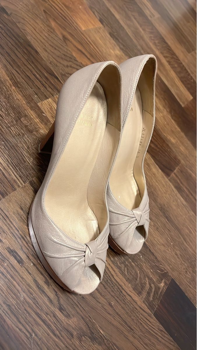 Stuart Weitzman Scarpe da donna: Elegant Stuart Weitzman heels / pumps size 39.5-40 – Usato da Zürich venduto da tan_8nxr