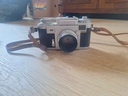 Contax IIIa   Filmkamera mit Lederriemen