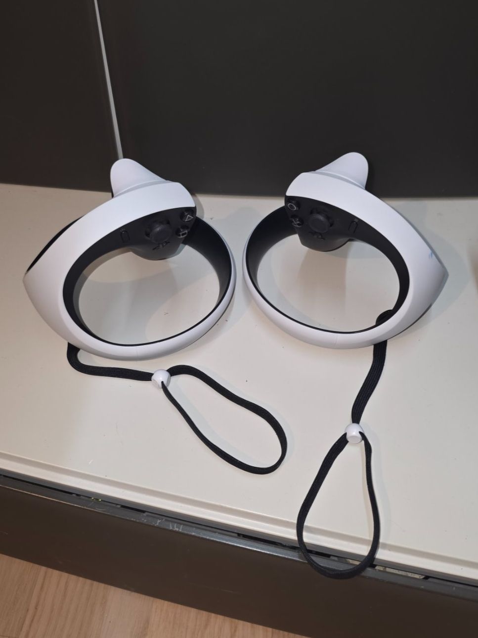 Sony Casque VR: Sony Playstation VR2 Headset mit Controllern – D'occasion à Dietikon par Reneb8 2