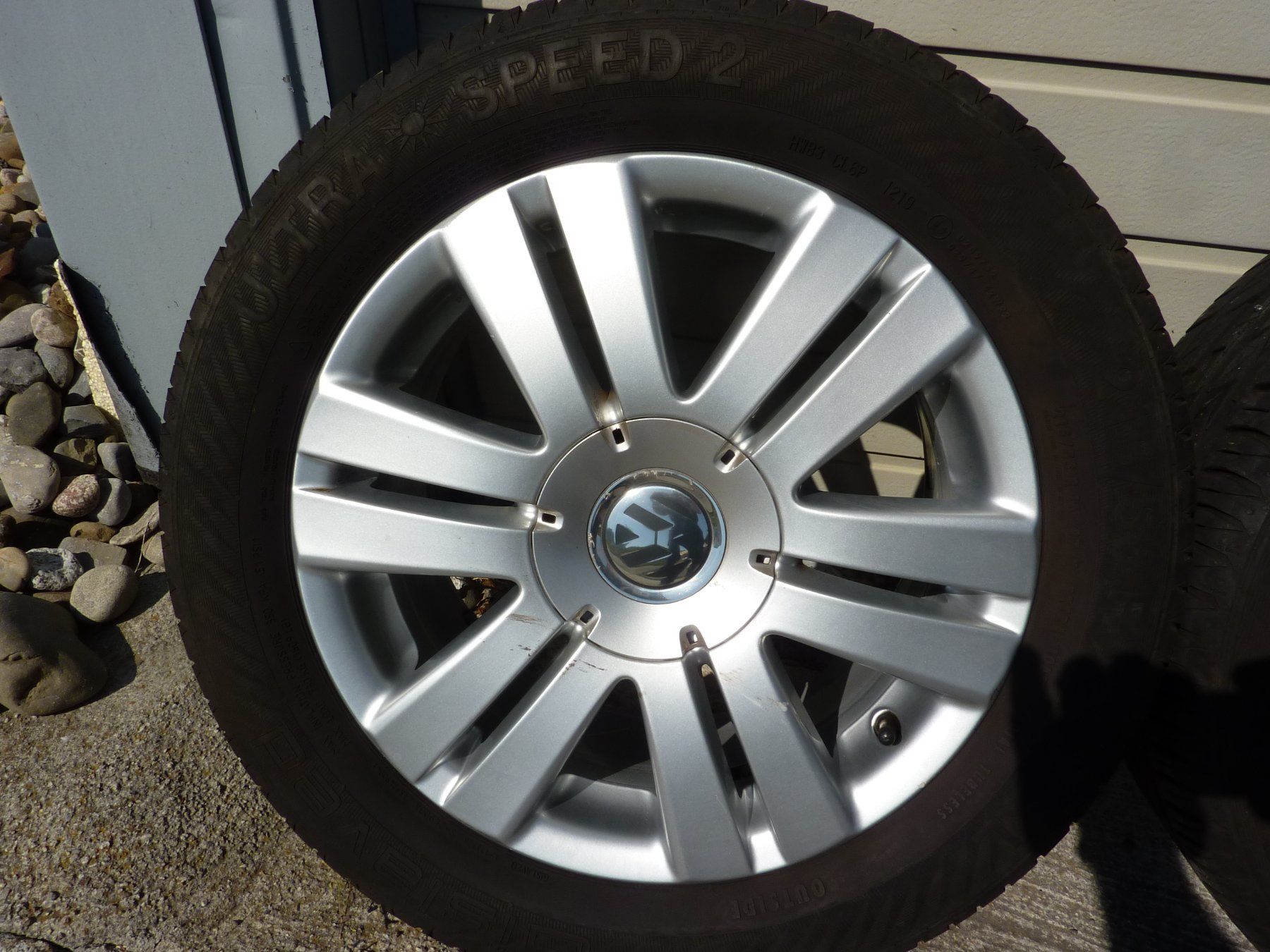 Volkswagen Pneus & Roues: Original VW EOS Kompletrad 16Zoll – D'occasion à Niederscherli par Zahnd1 6