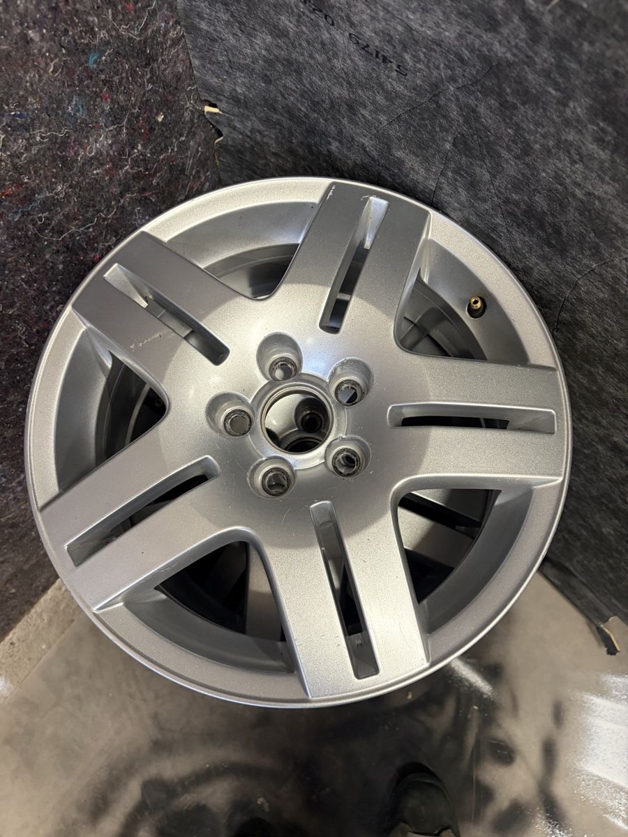 Volkswagen Felgen: Felgen VW 5x100 15” – Gebraucht aus Bironico von Sgrazza