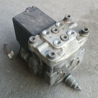 boîtier ABS Audi 80
