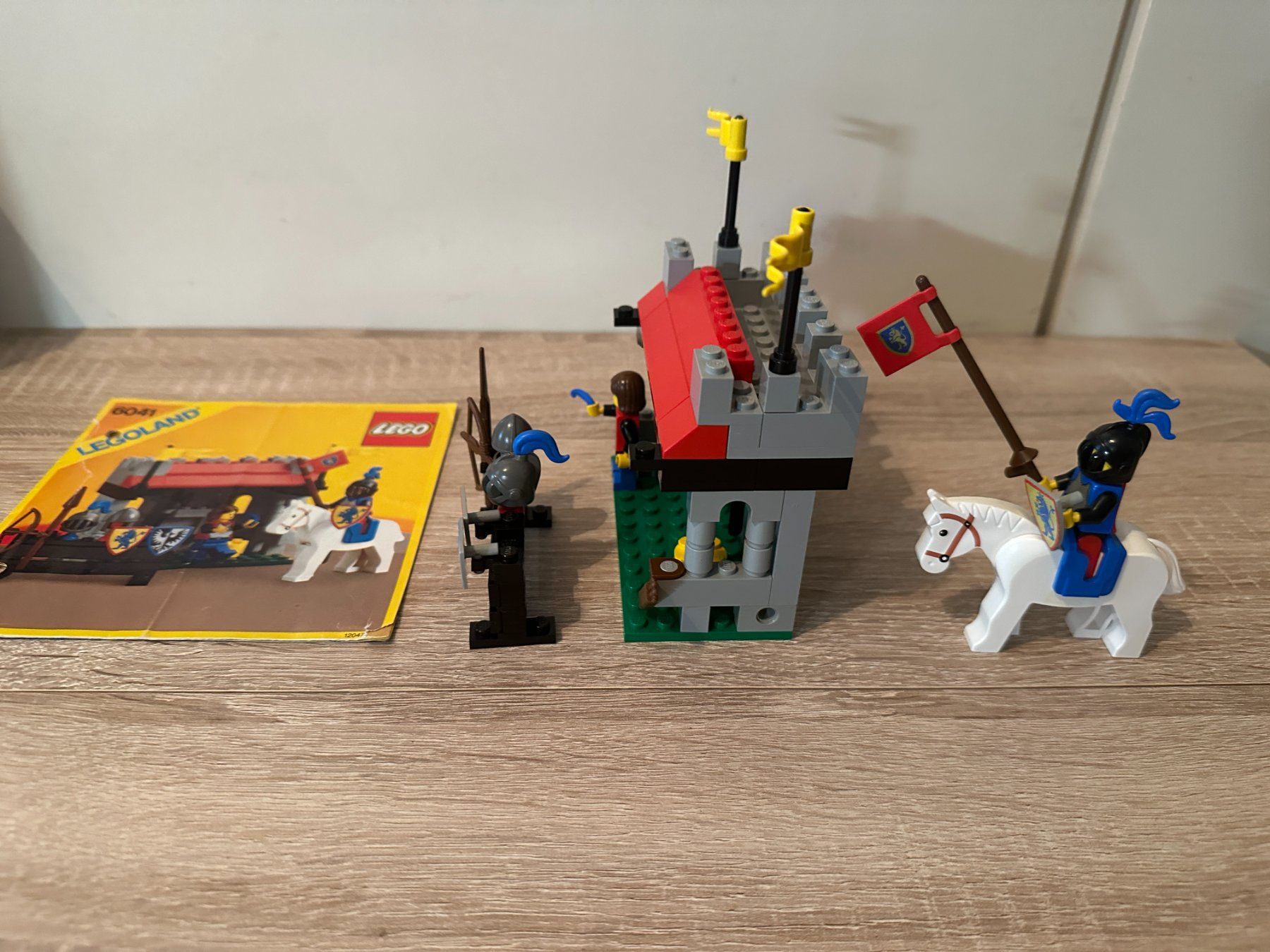 Legoland Kit di costruzioni: LEGO Ritter 6041 Armor Shop – Usato da Basel venduto da Don-Angel 1