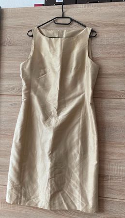 Robe beige doree