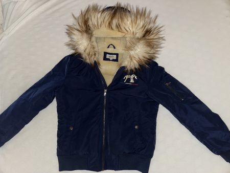 Winterjacke mit Kapuze und Fell, Marineblau