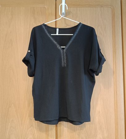 Today schwarze Bluse mit Glitzersteinen XS/S