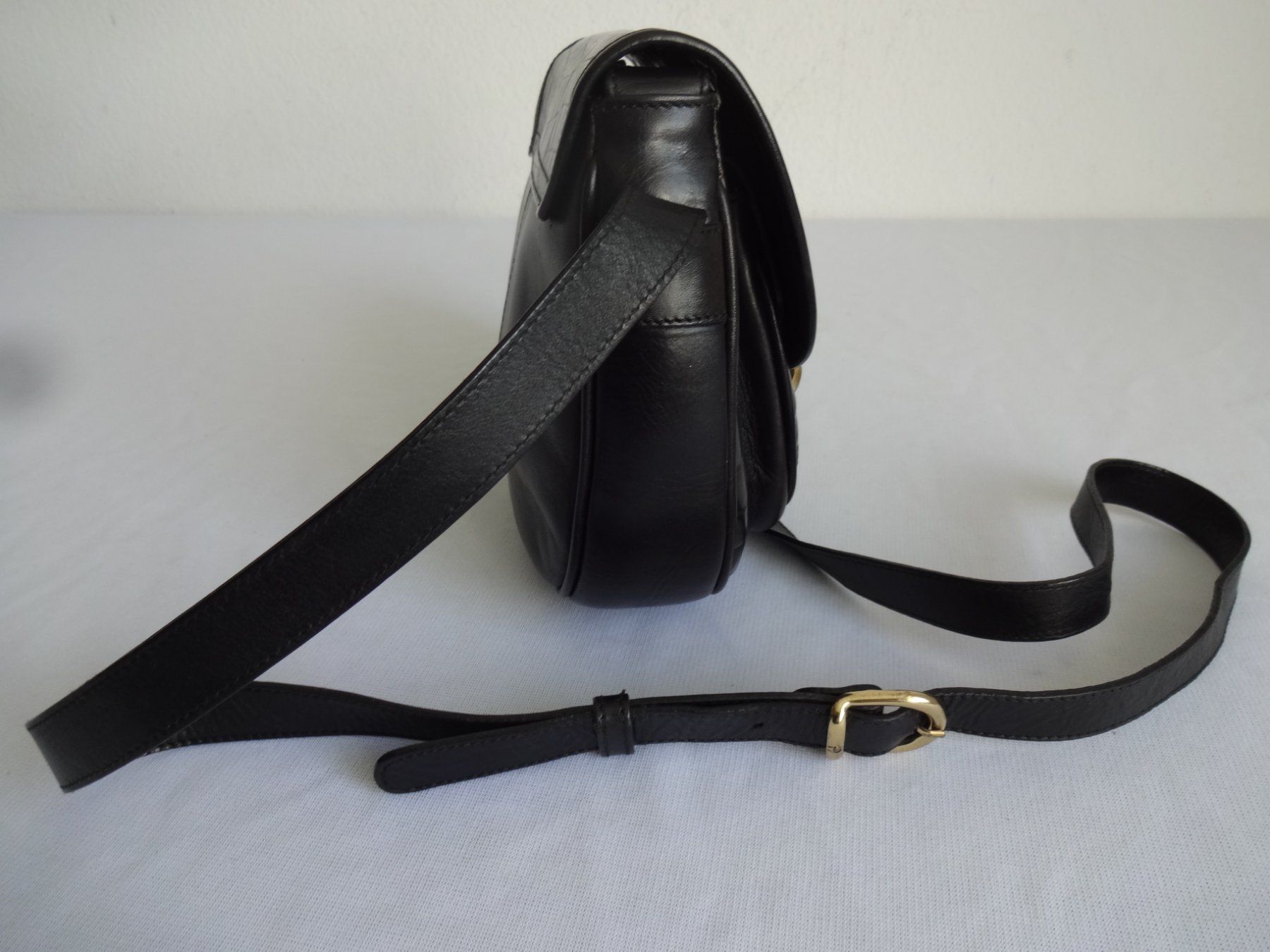 Aigner Borse da donna: "" AIGNER "" Munich Echt Leder Umhängetasche – Usato da Frauenfeld venduto da rey06 1