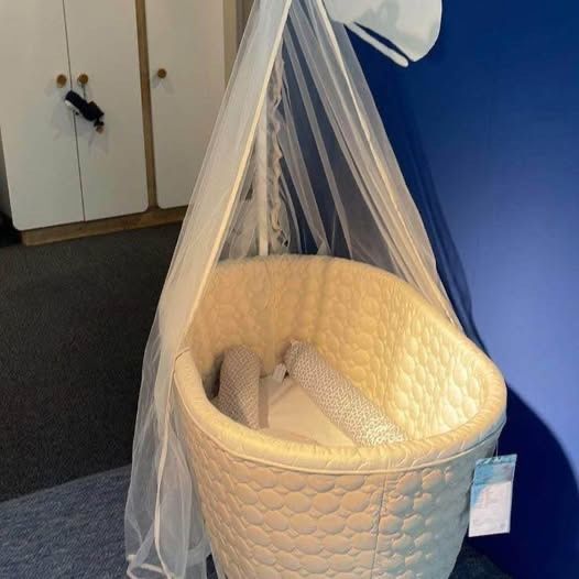 Pfister Betten: Berceau bébé/Lit bébé – Gebraucht aus Genève von Ines93