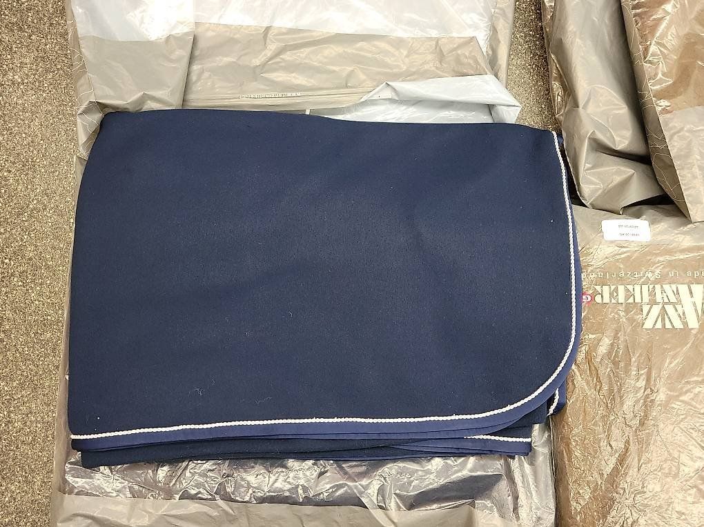 Decken: Lanz Anliker Abschwitzdecken Basel 135/144/155cm – Gebraucht aus Buus von Der_Sale_Seller