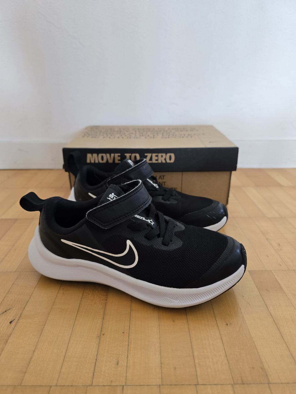 Nike Scarpe per ragazzi: Nike Turnschuhe / Sneakers Gr. 30 – Usato da Oftringen venduto da Tunertune