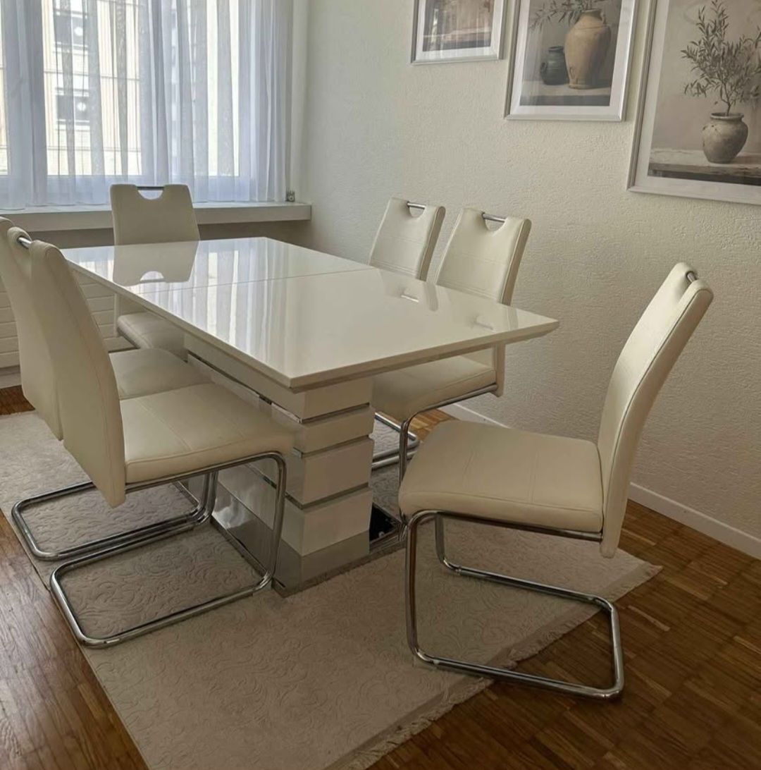 Conforama Tavoli: Esszimmertisch mit 6 Stühlen – Usato da Schlieren venduto da MrAgaaOne