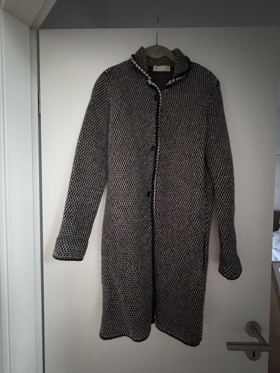Max Mara Cappotti: S Max Mara wool cashmere jacket – Usato da Nyon venduto da Ninuscka 1