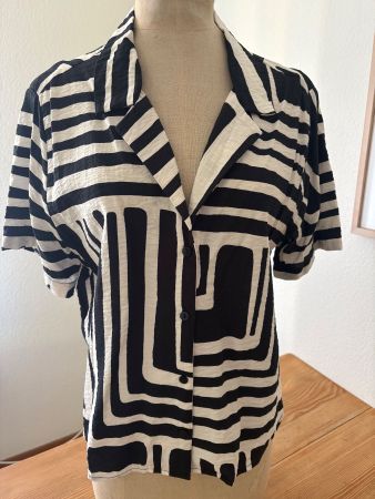 Sommerliche Bluse, leicht-luftig /Grösse L-XL, neuwertig
