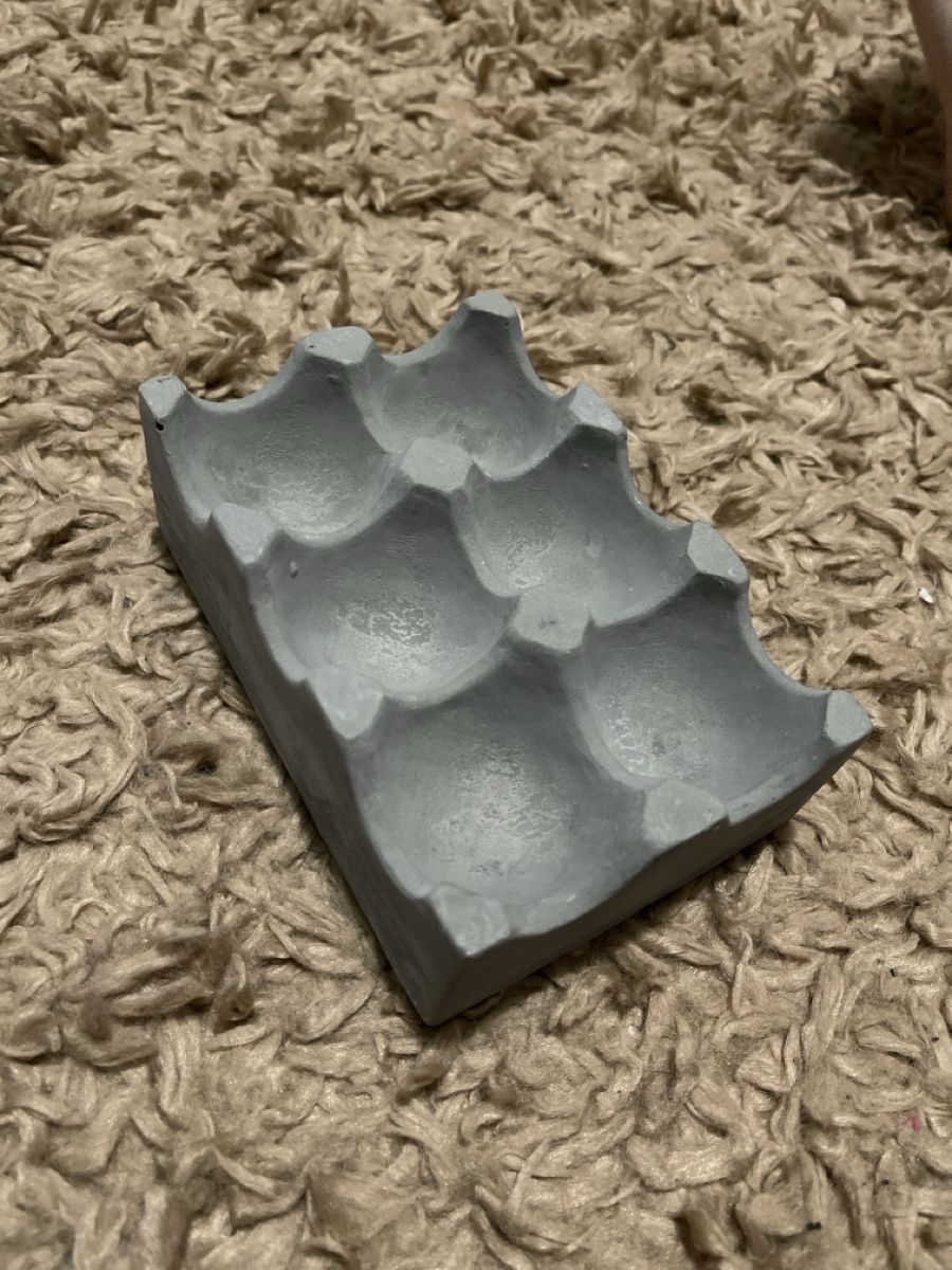 Tutte le decorazioni: Dekorative Eierablage aus Beton - Grau – Usato da Unterkulm venduto da AnoliOccasion