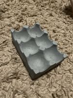 Dekorative Eierablage aus Beton - Grau