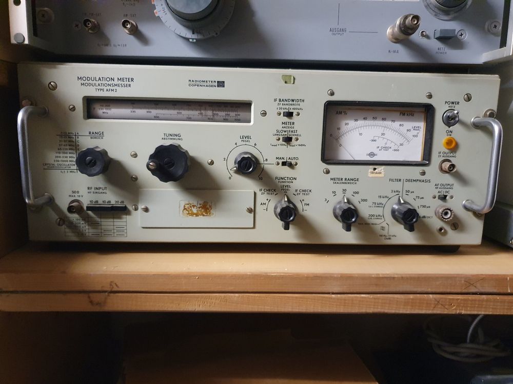Messempfänger / Modulationsmeter 1MHz - 1GHz AM/FM (Defekt) in ...