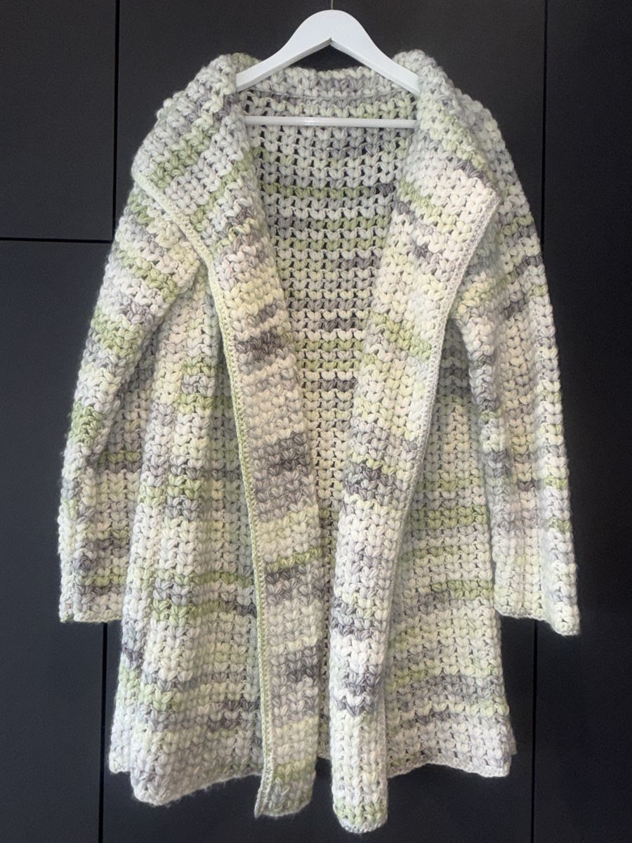 Giacche: Warme gehäkelte Strickjacke – Nuovo (secondo la descrizione) da Adligenswil venduto da Esthee