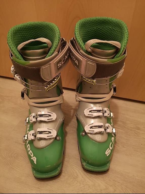 Scarpe da donna: Scarpa Touren Skischuh  – Usato da Naters venduto da Keks91