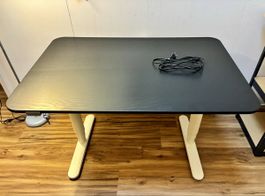 Schreibtisch Bekant (IKEA)