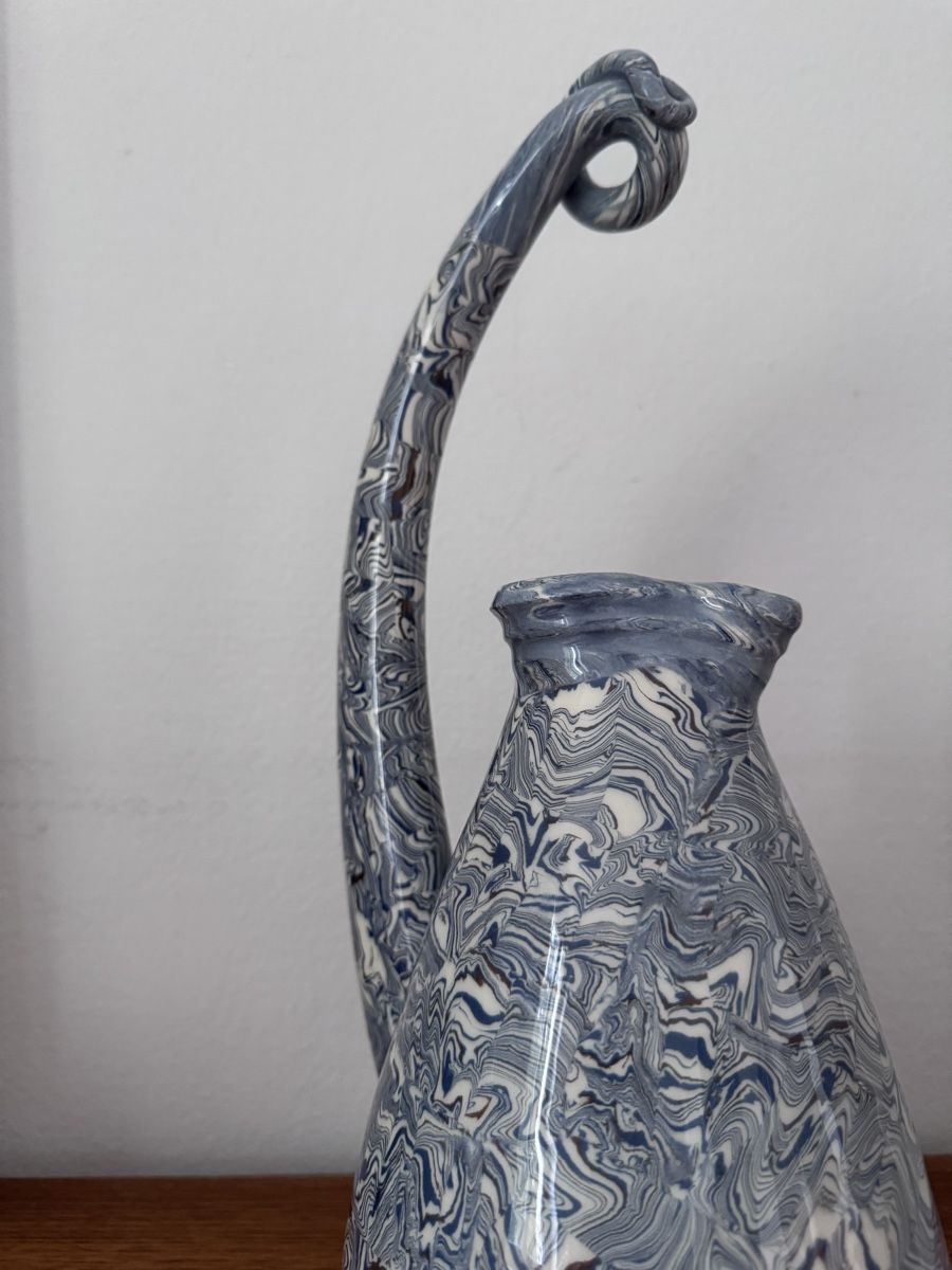 Caraffe: Pichet vintage en faïence de Roanne, circa 1950 – Usato da Vésenaz venduto da Angela.C3 6