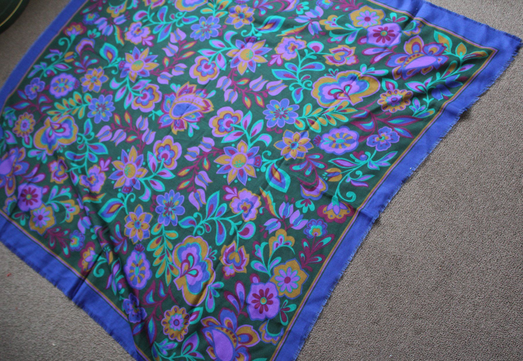 Foulard & Sciarpe: Tuch – Usato da Schaan venduto da antikes_und_kurioses 1
