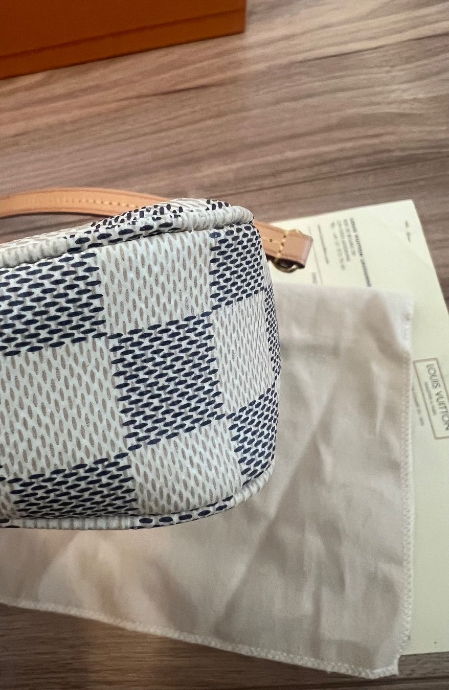 Louis Vuitton Sacs femmes: Louise Vuitton pochette accessories – D'occasion à Arzier Le Muids par oma_w5bq 8