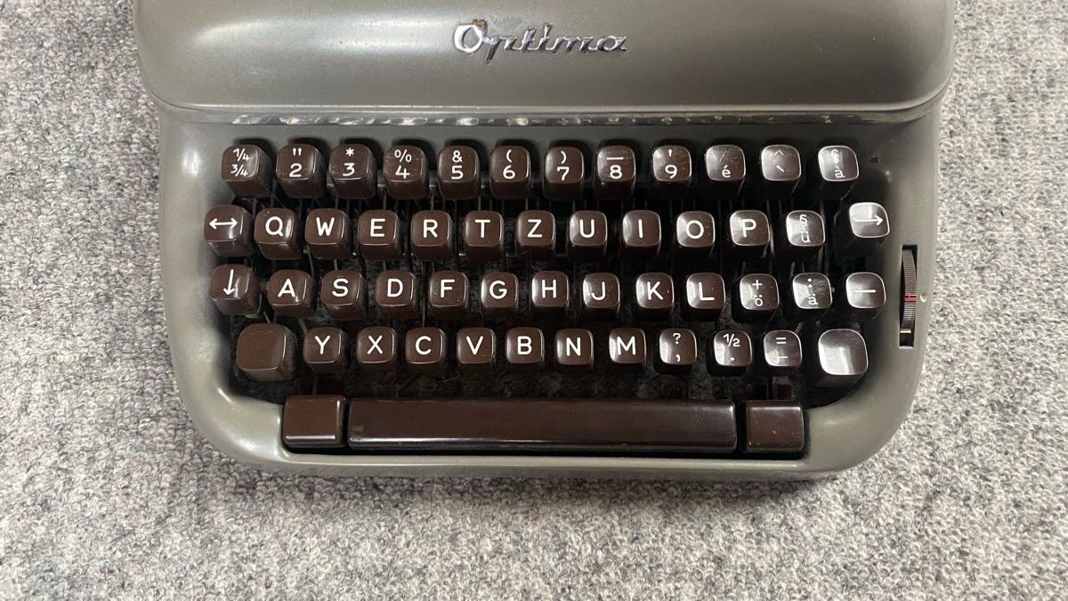 Macchine da scrivere: Optima Schreibmaschine – Usato da Wila venduto da anr_7hd7 2