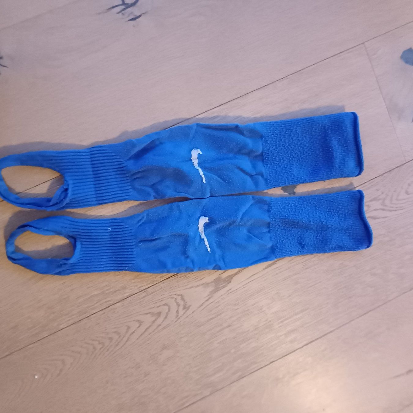 Nike Socken: Blaue Nike Fussball Stutzen – Gebraucht aus Wahlendorf von Irba