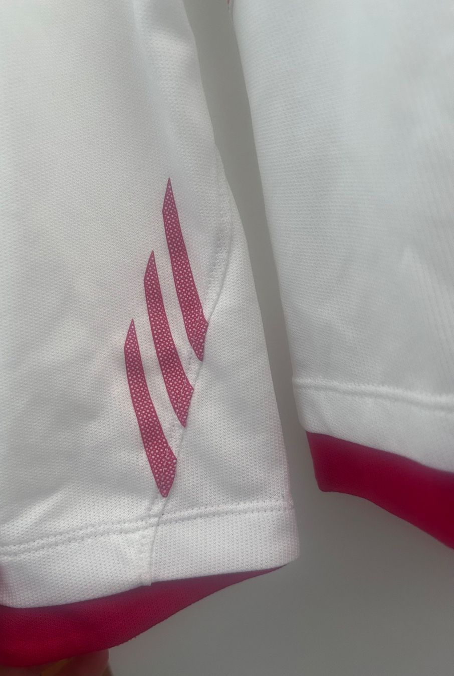 Adidas T-shirt: ADIDAS Langarmshirt – Usato da Dättwil AG venduto da fio_d76l 3