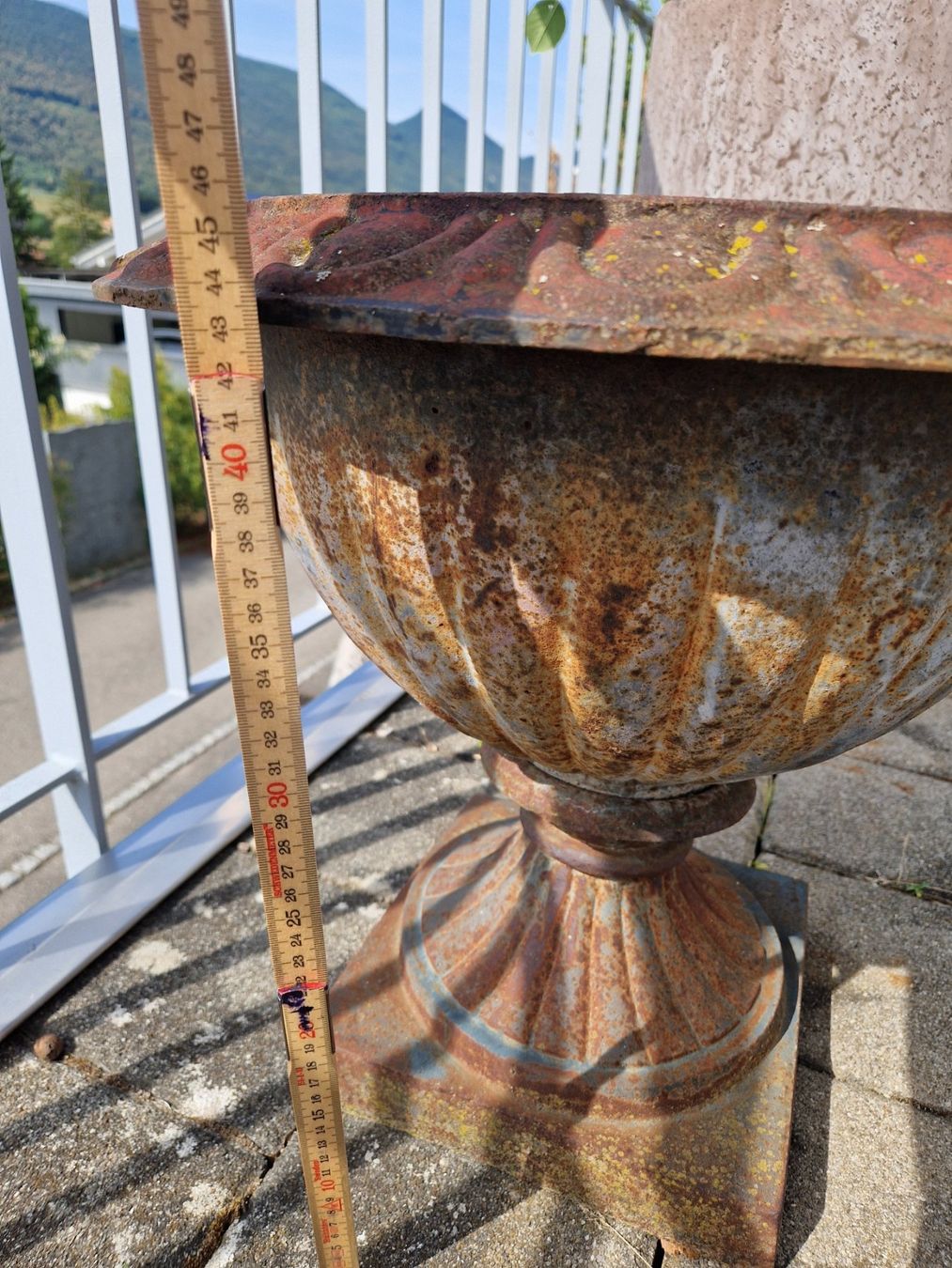 Blumentöpfe: Guss Blumentopf – Gebraucht aus Laupersdorf von Tabea11 3