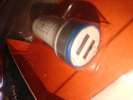 Ladegerät Natel, Tablet etc im Auto