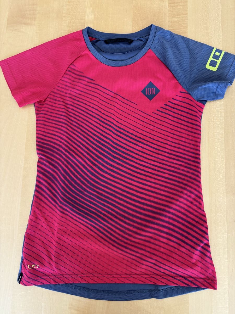 T-shirt: ION Bikeshirt Scrub Damen S – Usato da Untersiggenthal venduto da vs5_n2r2