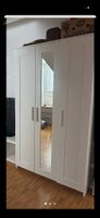 Kleiderschrank mit Spiegel