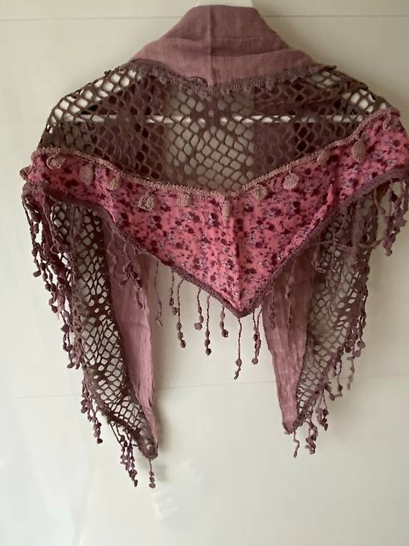 Foulards, Tücher & Schals: Schals, Halstücher, Damen V – Gebraucht aus Zürich von nad_7gzh 1