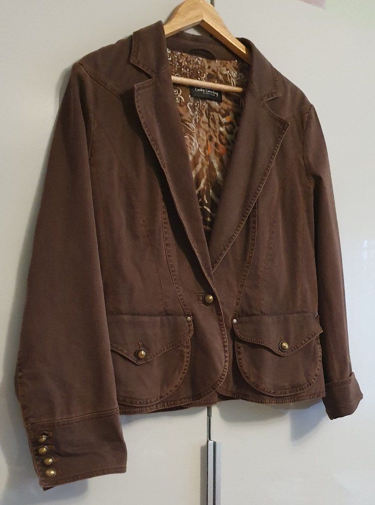 Betty Barclay Giacche: Blazer Betty Barclay, Gr. 40 – Nuovo (secondo la descrizione) da Unterentfelden venduto da LookoutMt 1